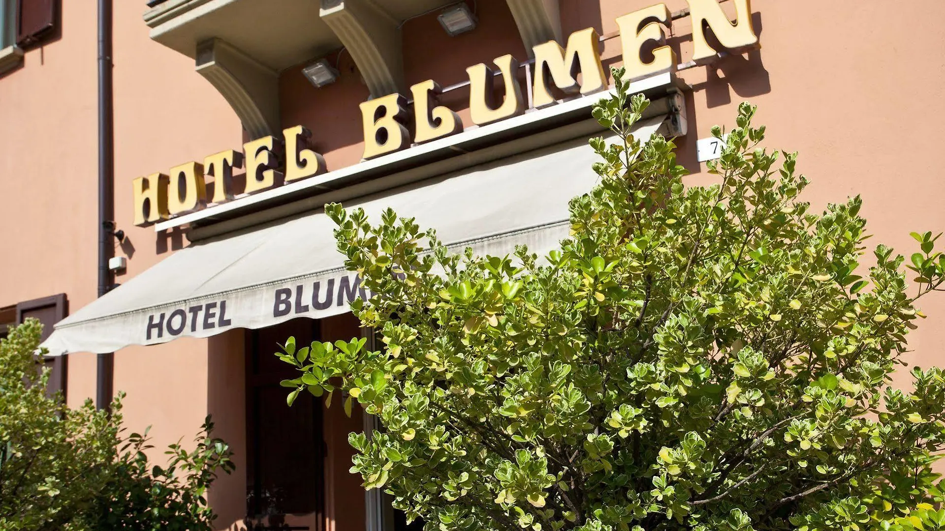 Hotel Blumen Collection By Gsa Hotels Bologna